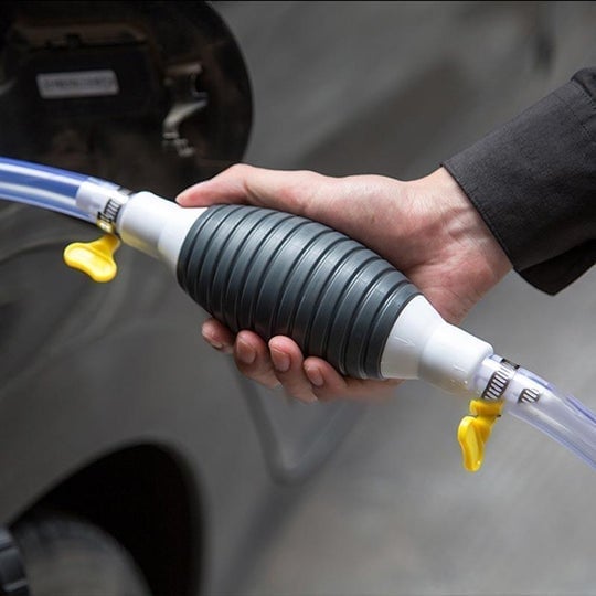 🥳2026 HOT SALE🥳💞50K+ SOLD!⛽💨 50% OFF! Multifunction Liquid Sucker – Manual pump, no electricity needed. Transfers gas, oil, water & beer in seconds. 1‑3m tube – perfect for DIY & emergencies! 🛢️✨