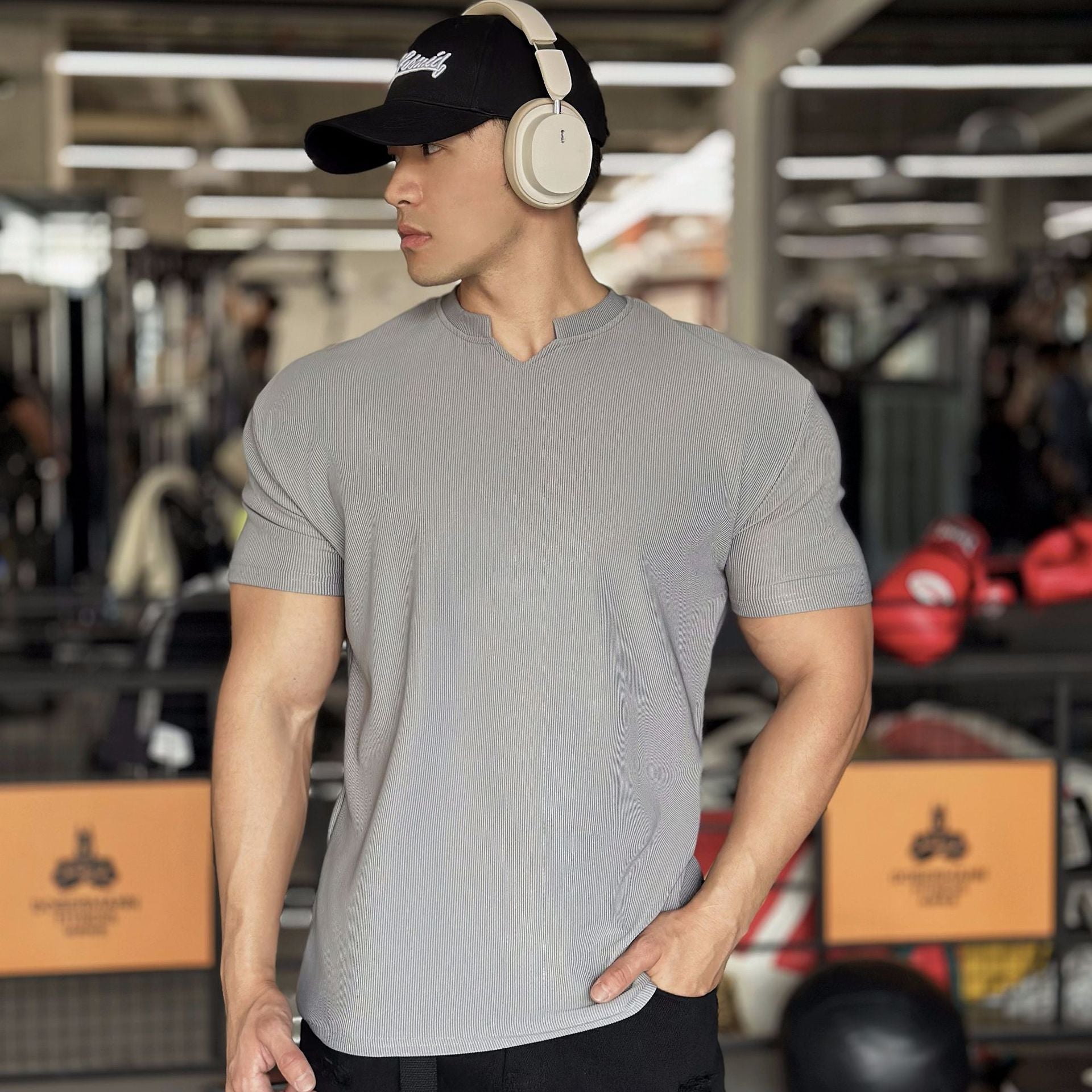 🎁Special Sale 50% OFF⏳Men's V-Neck Short Sleeve Muscle Athletic Workout T-Shirts