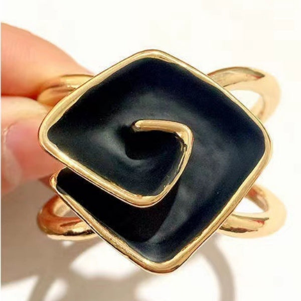 ✨ French Elegant Coat Scarf Buckle – Elegance at your fingertips!