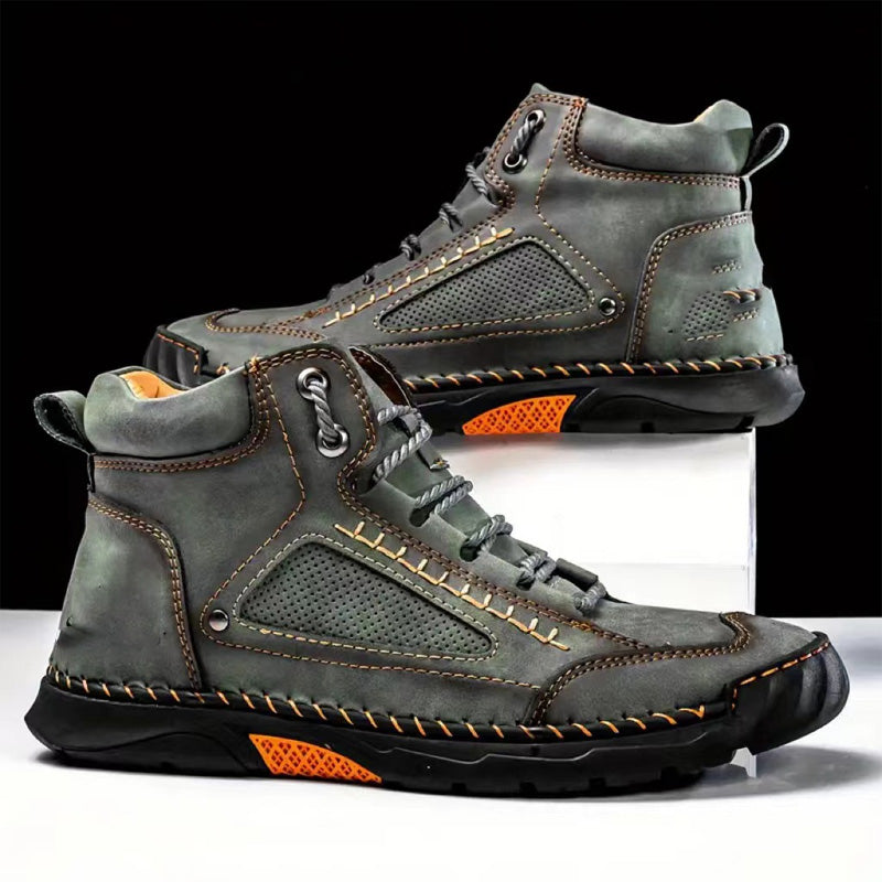 💥The Ultimate Versatile Footwear: Men‘s Hand-Stitched Boots with Supportive Flat Sole & Effortless Style
