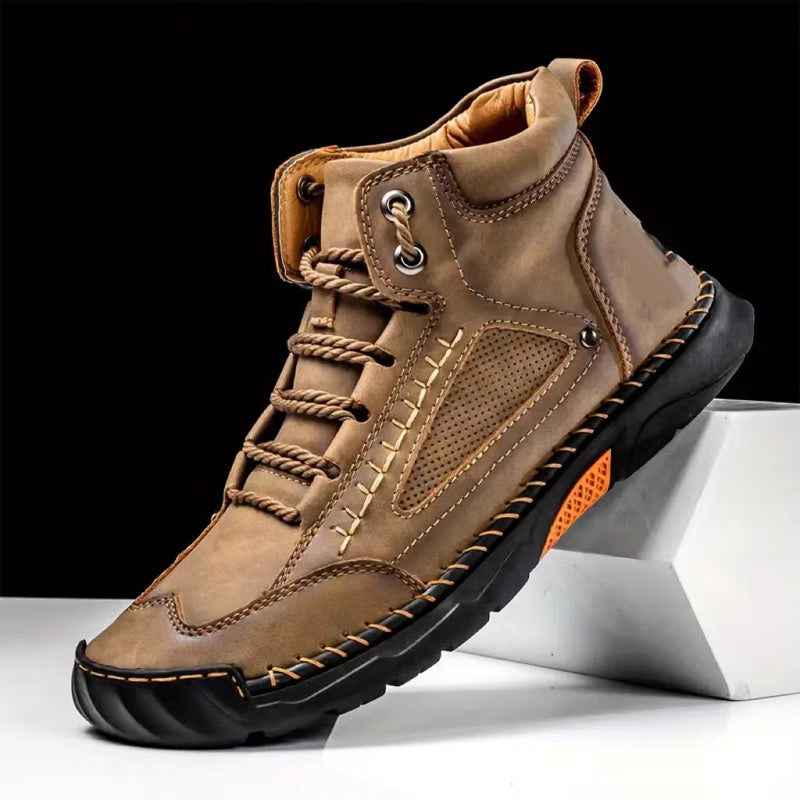 💥The Ultimate Versatile Footwear: Men‘s Hand-Stitched Boots with Supportive Flat Sole & Effortless Style