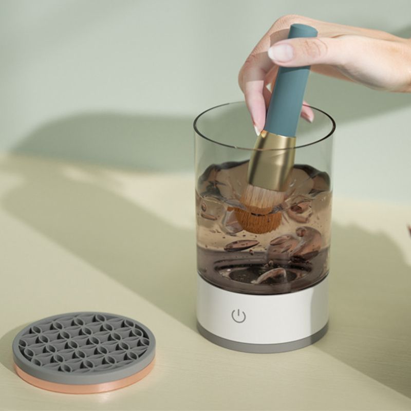 💖 50% OFF! ✨ AUTOMATIC MAKEUP BRUSH CLEANER - Deep Cleaning in 3 Minutes, Compact & Portable for Travel, USB Charging with Quiet Operation 🌸🚿
