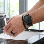 Men's Minimalist Quartz Watch with Date – All-Black Stainless Steel, Roman Dial & Precision Timekeeping! ⌚🖤