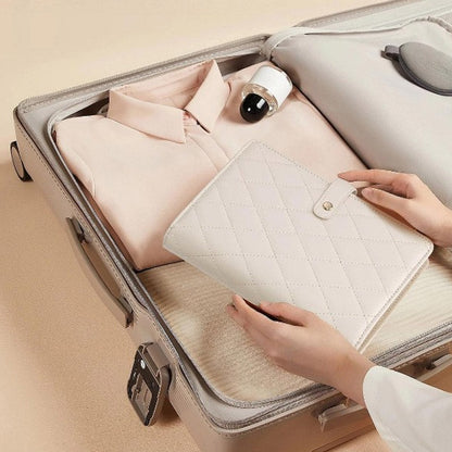 🥳 A Goddess’s Portable Treasure Trove 🥳💞 Huge Hit! ⛽💨 Exquisite, lightweight, and luxurious diamond-patterned jewelry organizer! With separate compartments to keep your jewelry tangle-free, this little jewelry vault protects your pieces from dust 🛍️